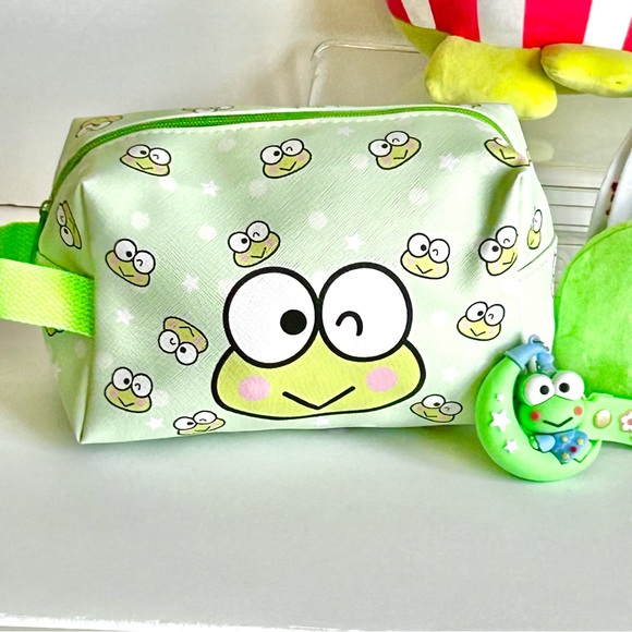 💚Keroppi Lover’s Adorable 5-Piece Bundle - Picture 2 of 8